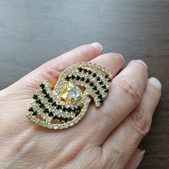 Brand new adjustable statement ring - Picture 3 of 3